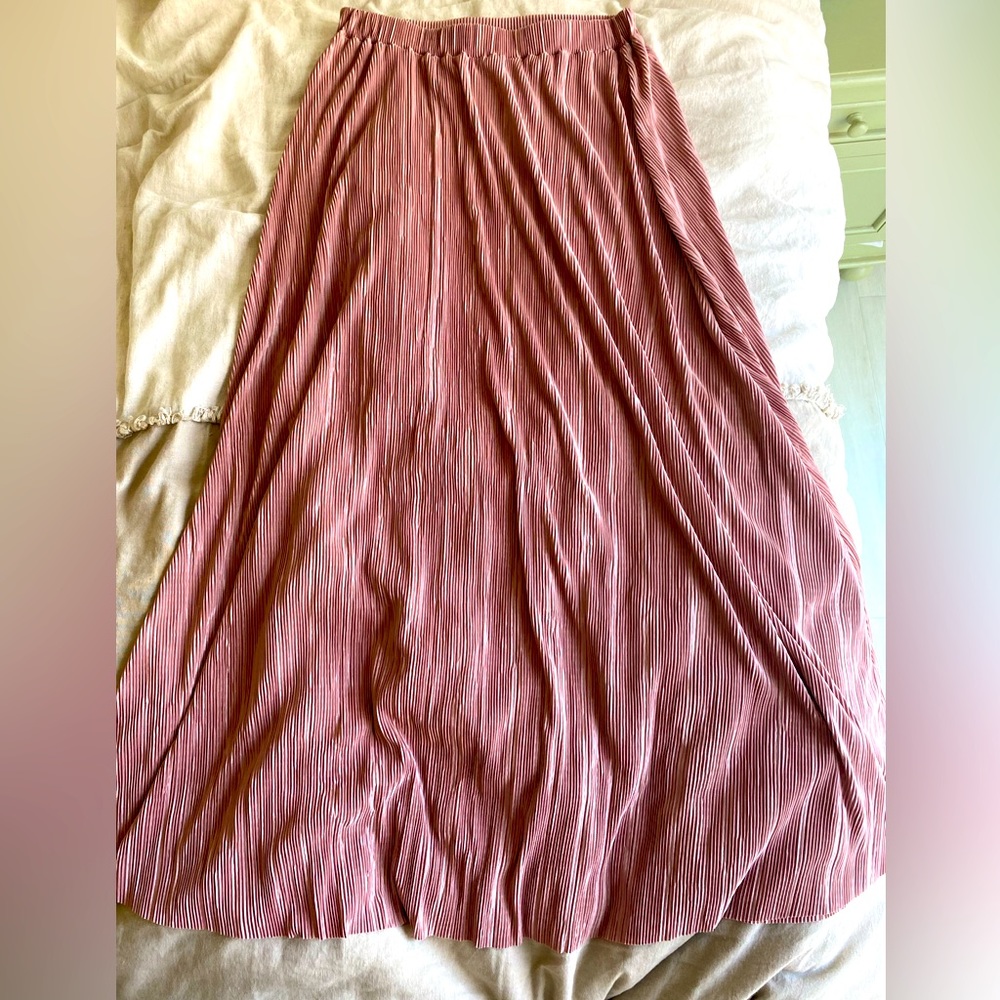 Midi-length flowy metallic pink skirt with cinched waistband